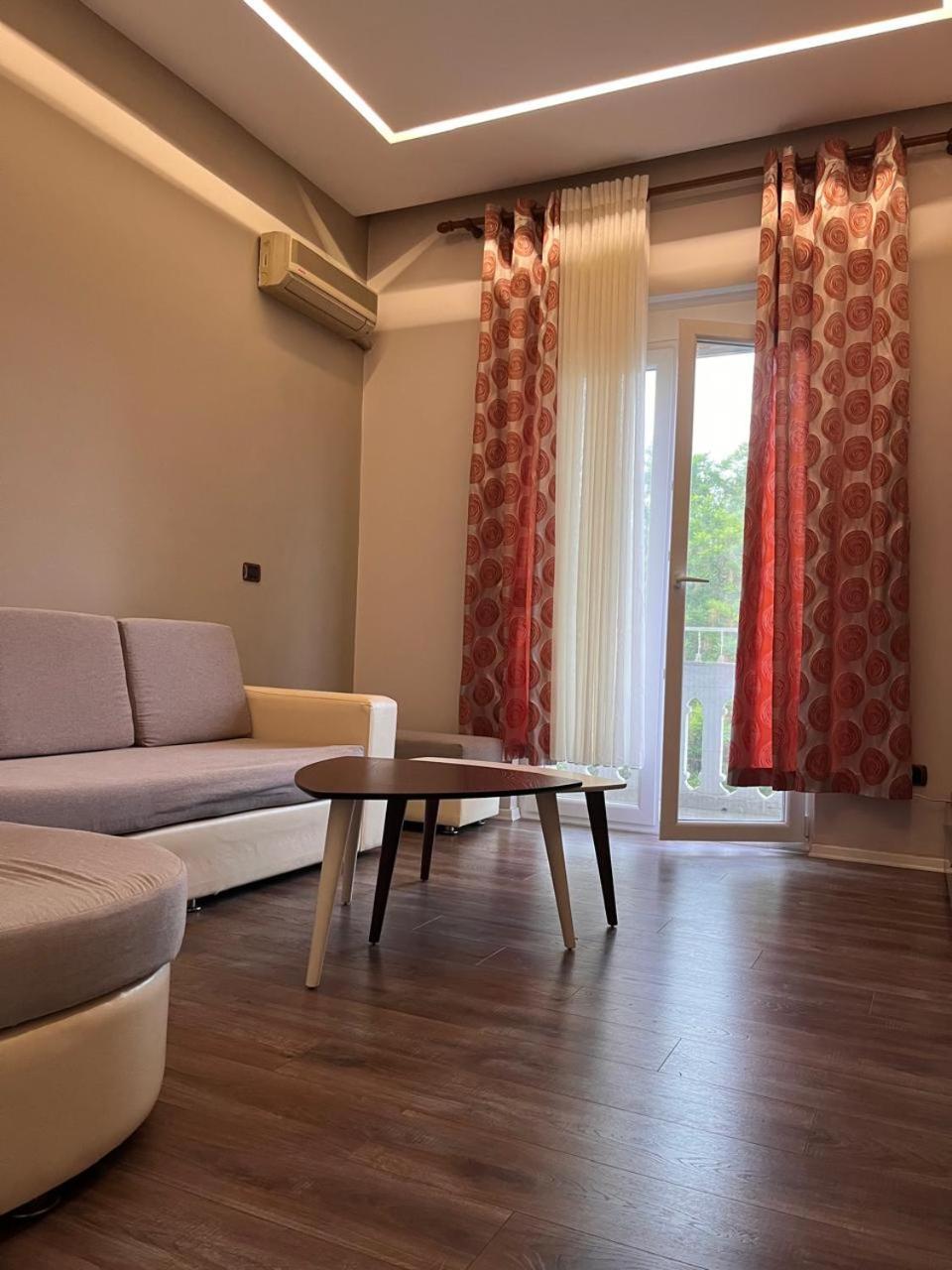 Lukas Apartament Vollga Durres Exterior photo