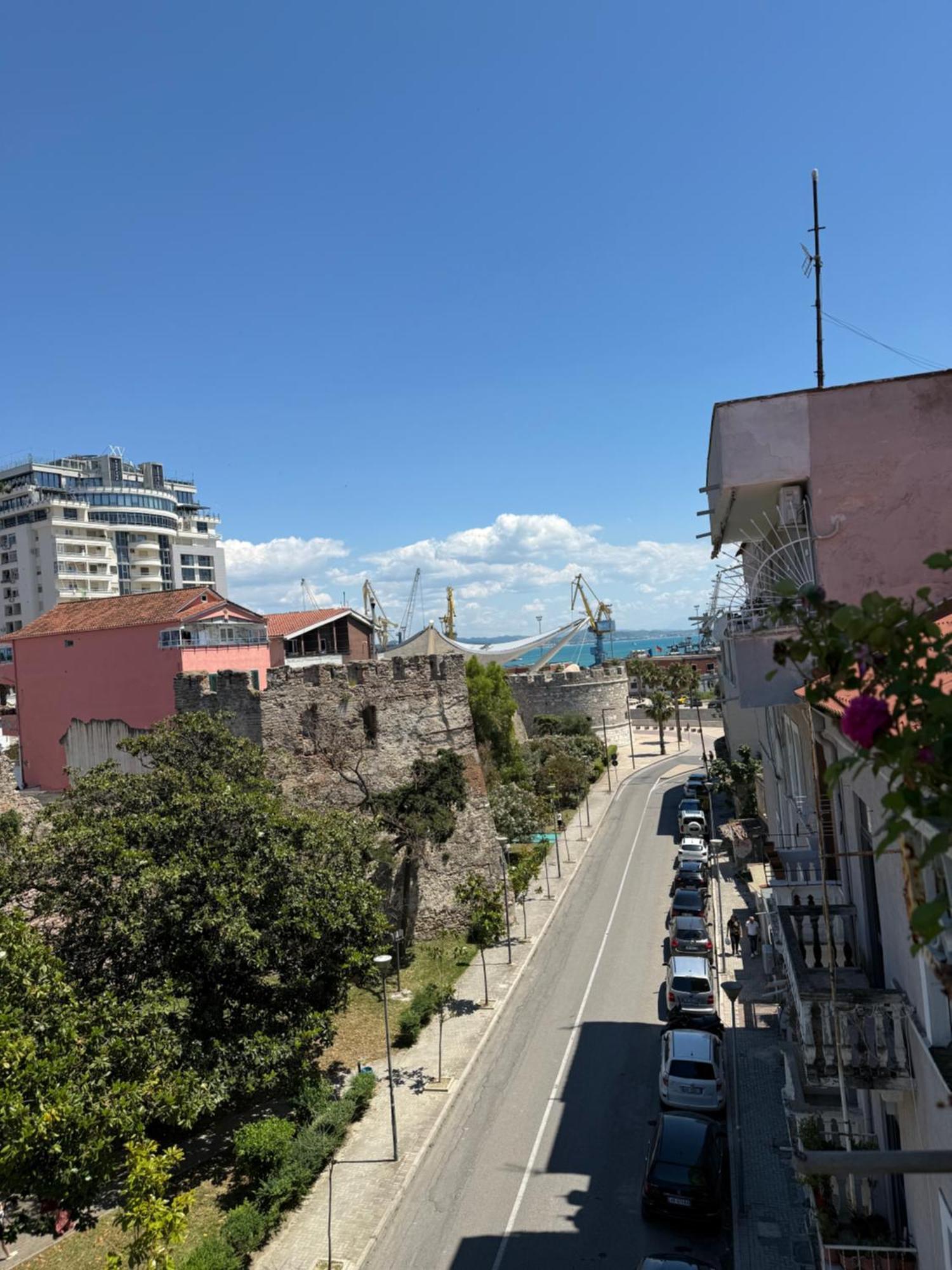 Lukas Apartament Vollga Durres Exterior photo
