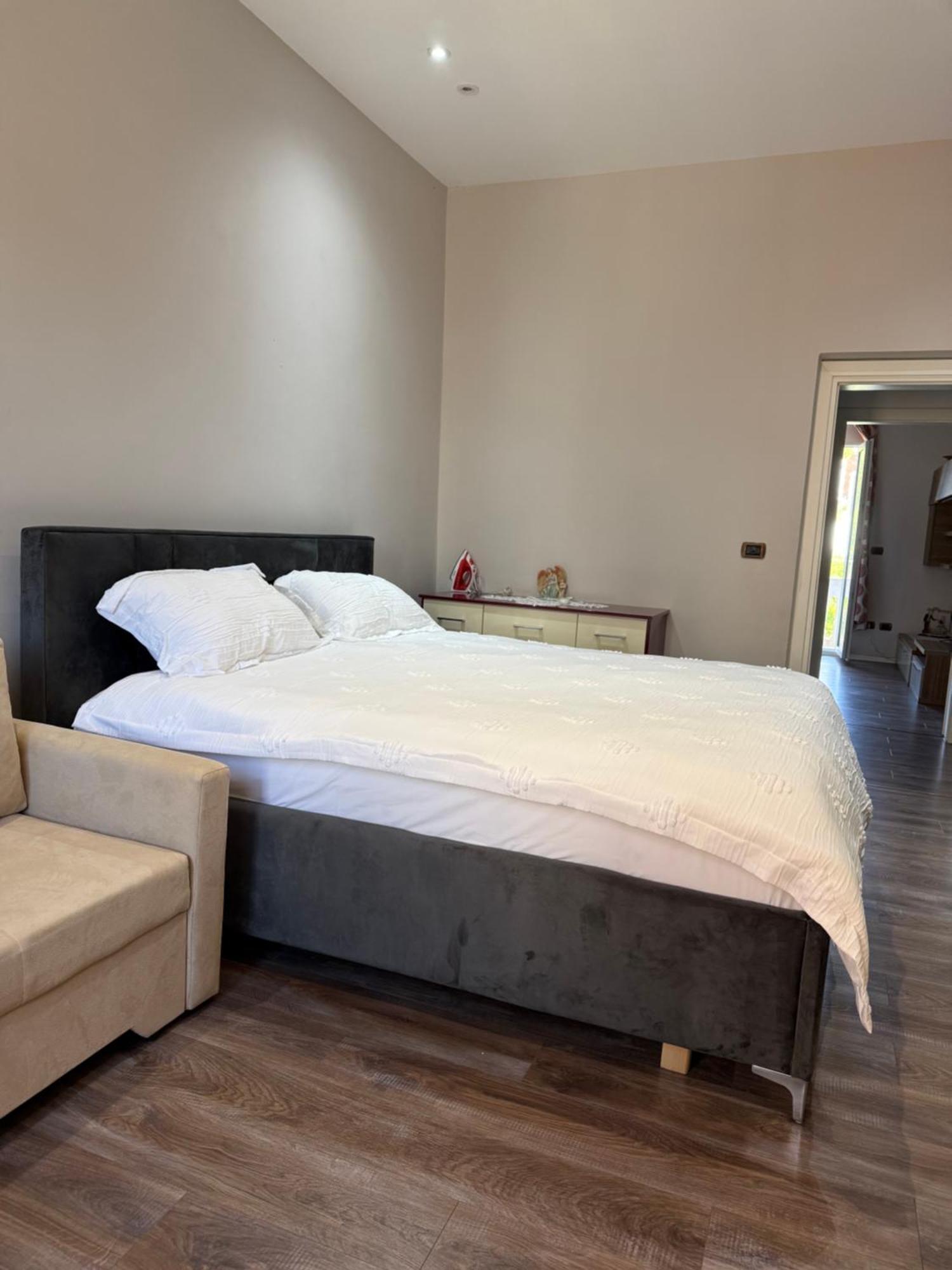 Lukas Apartament Vollga Durres Exterior photo